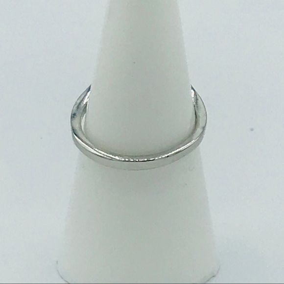 FAUX EMERALD & DIAMOND COCKTAIL RING - Picture 3 of 5